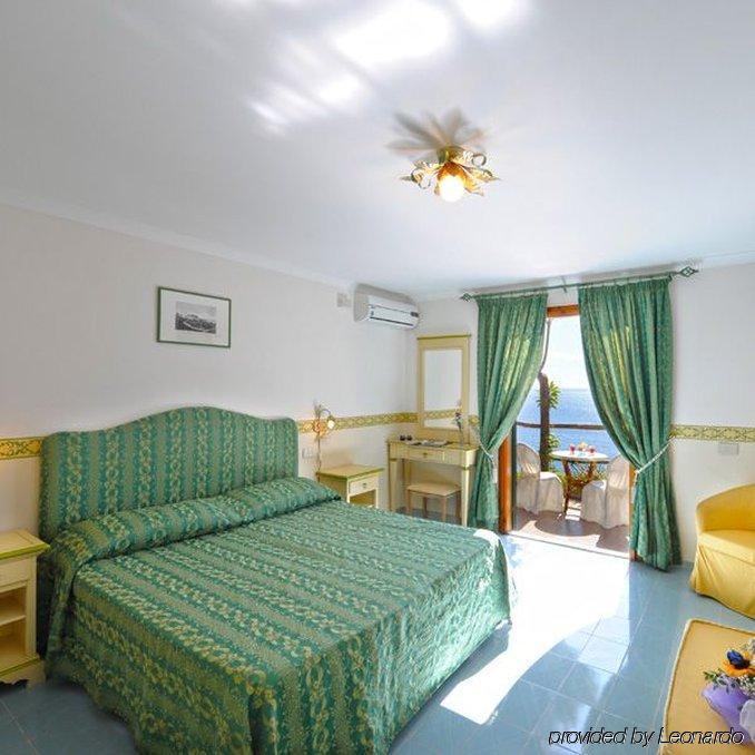 Hotel Torre Saracena Praiano Habitación foto
